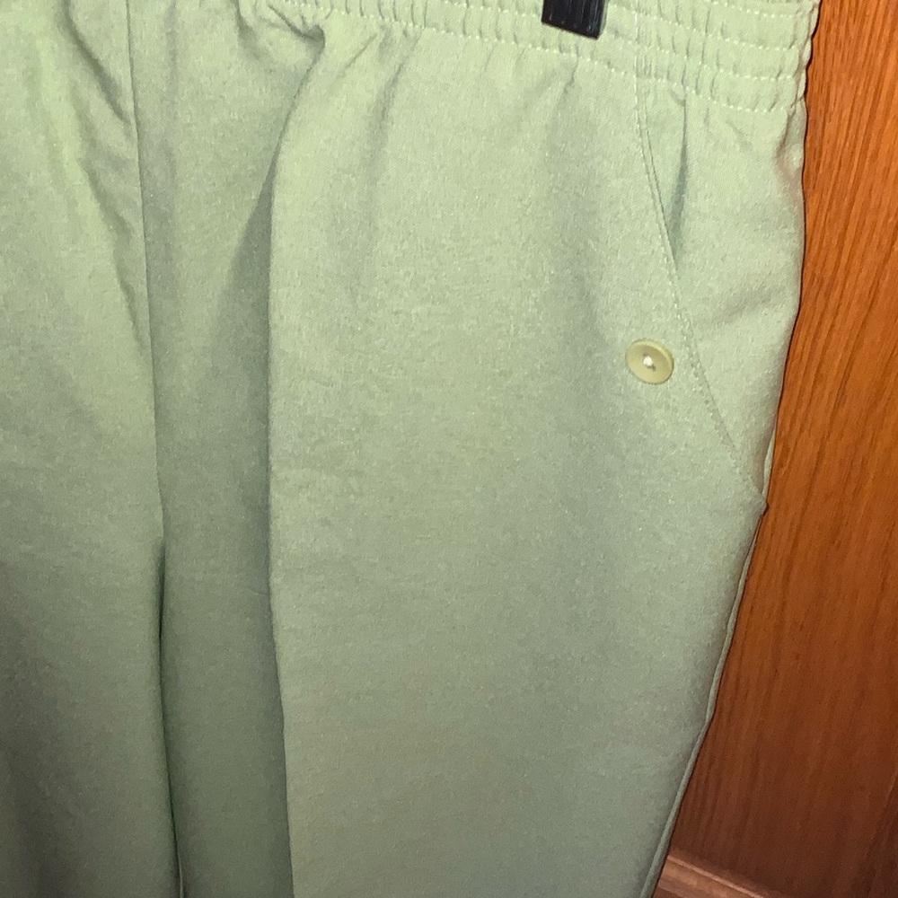 3$🤩Vayola Women’s Green Pants - Picture 3 of 7